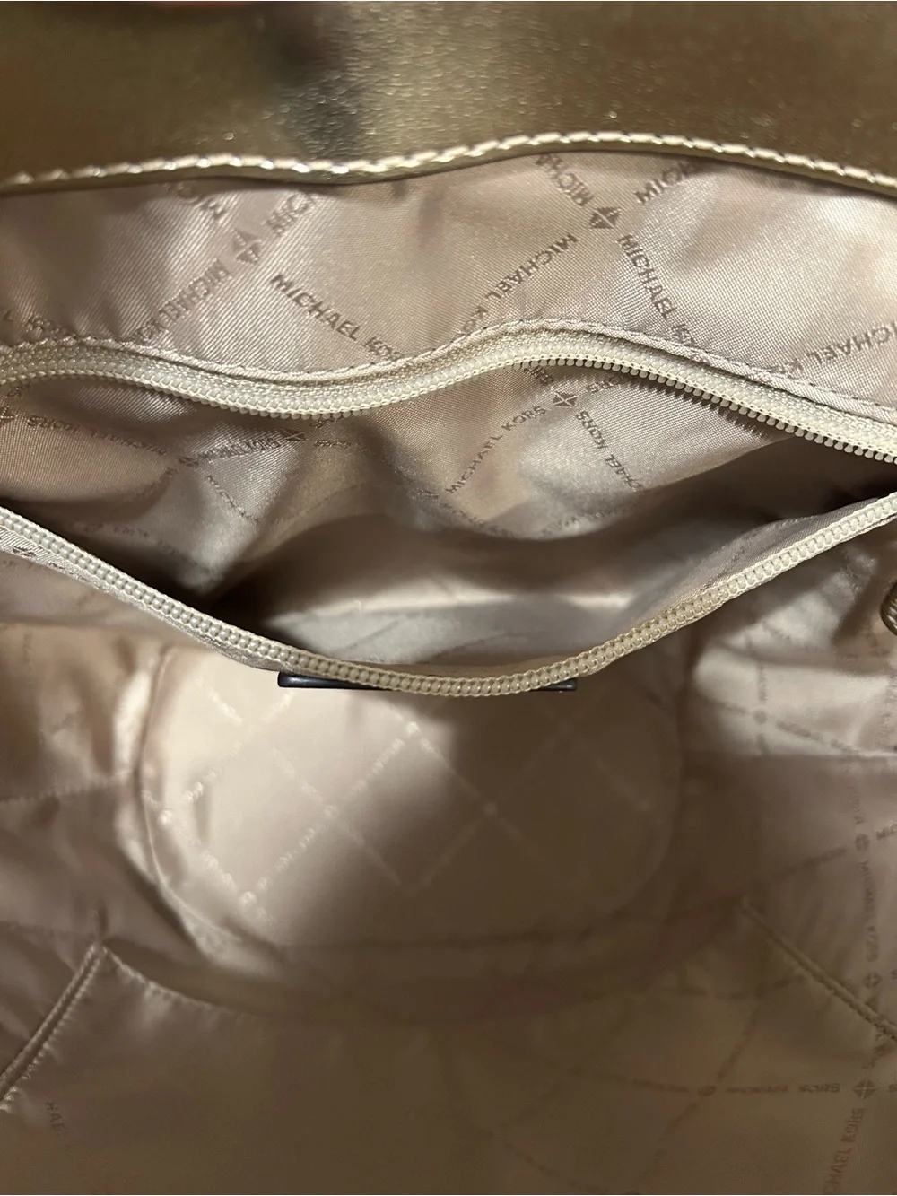 Michael Kors tote grab bucket Bag